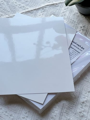 ورق كروم اوروبي لامع جهة 300 جرام A4