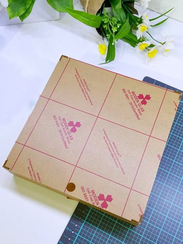 بوكس اكريلك شفاف مع غطاء منفصل ( سمك 3 مل )