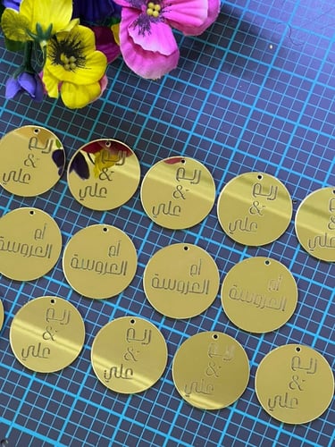 حفر اسم لوقو دائرة اكريلك