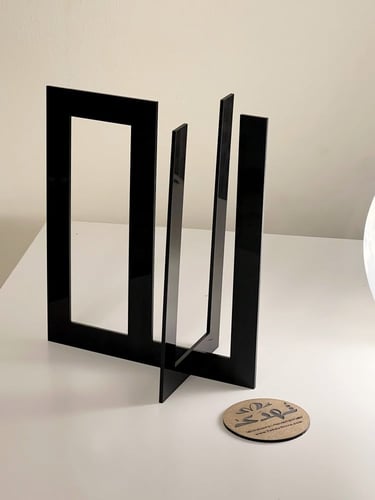 استاند اكريلك حامل الفناجين