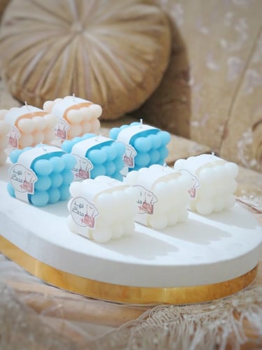 قاعدة تنسيق خشب مغلف مخمل سكري