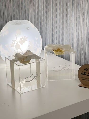 توزيعات (12) مبخره اكريلك مع شريطه واسم بارز