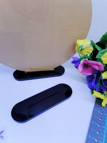 لوح اكريلك دائري شفاف مع قاعدة