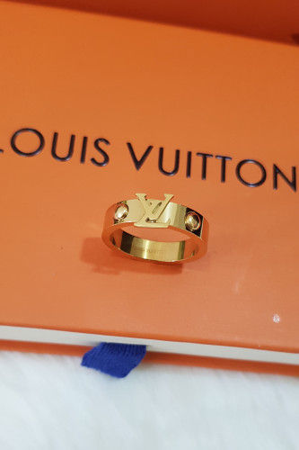 خاتم من ماركة لويس فيتون