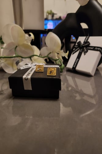 حلق من ماركة فندي