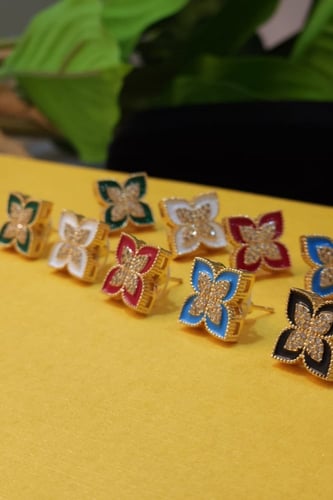 حلق من ماركة روبرتو كوين