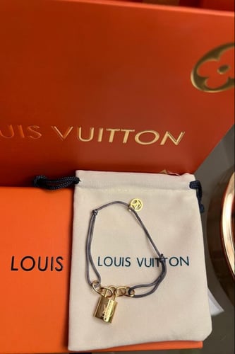 سوارة ماركة لويس فيتون