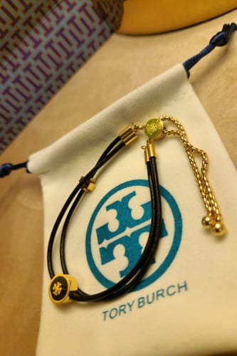 اساور توري بورش جلد