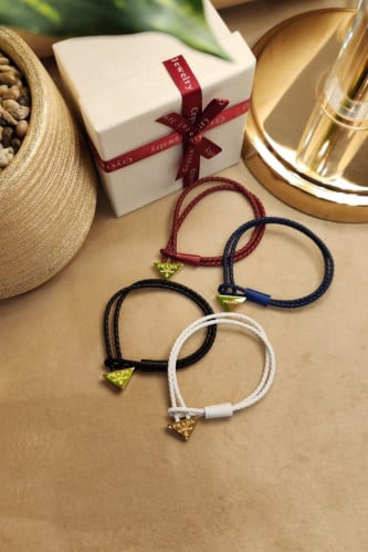 اسوارة برادا جلد