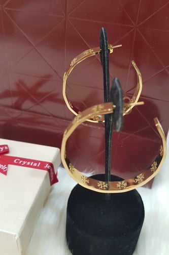 حلق من ماركة توري بورش