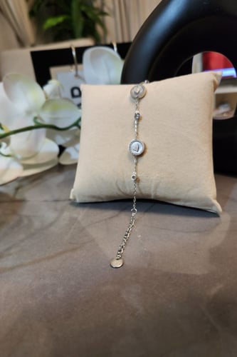 سواره من ماركة فرزاتشي