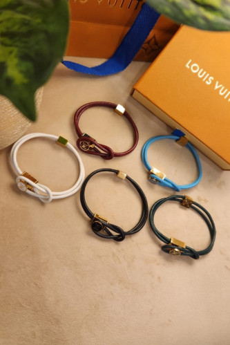 اساور لويس فيتون جلد