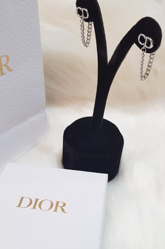 حلق ماركة كريستيان ديور