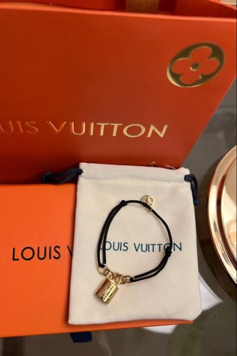 سوارة ماركة لويس فيتون