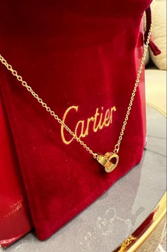 سلسال من ماركة كارتير حلقات