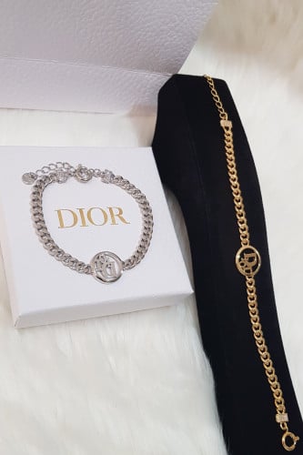 سوارة ماركة كريستيان ديور