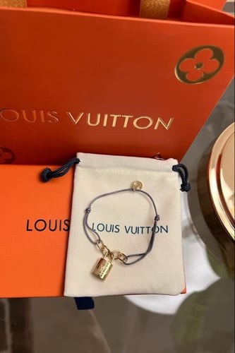 سوارة ماركة لويس فيتون