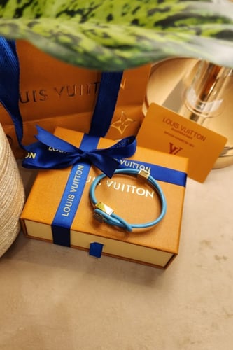 اساور لويس فيتون جلد