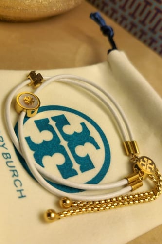 اساور توري بورش جلد