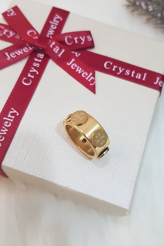 خاتم من ماركة توري بورش