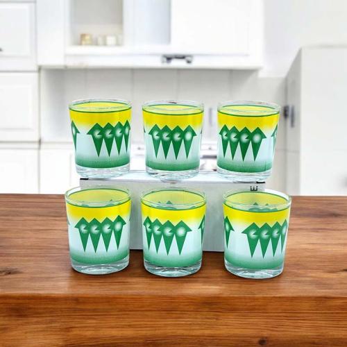 كاس عصير غضار أخضر