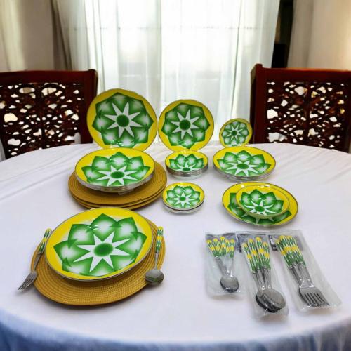 طقم عشاء 6 اشخاص أخضر
