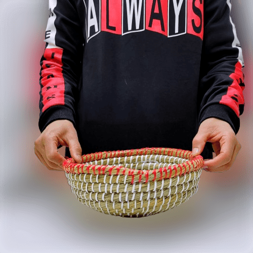 سلة خوس بخط ابيض