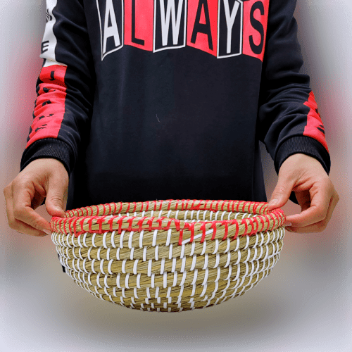 سلة خوس بخط ابيض