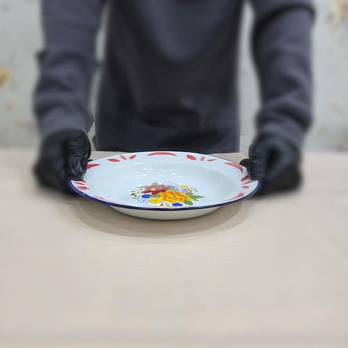 صحن غضار وردة 22 سم ملون