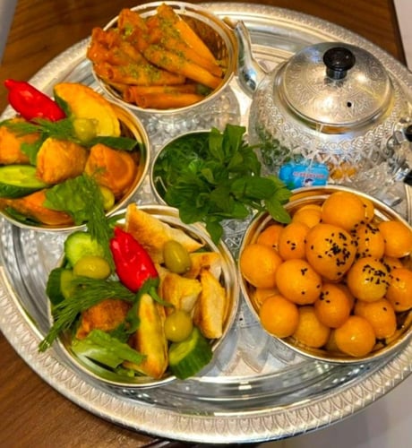 طقم تقديم منقوش تايلندي