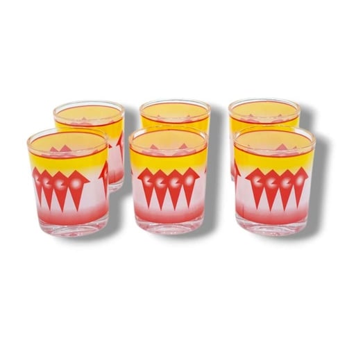 كاس عصير غضار أحمر