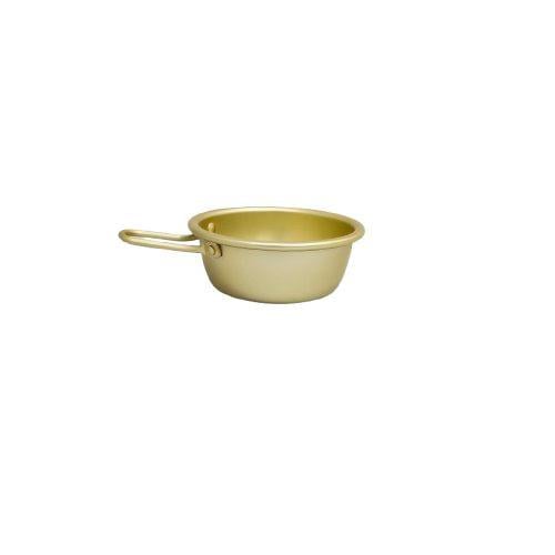 Metal serving plate with handle