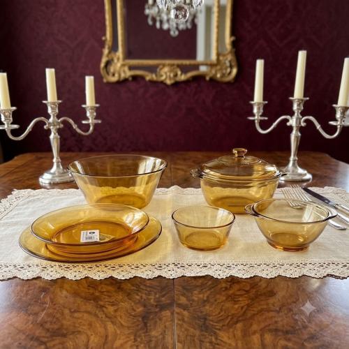 Light honey dinner set
