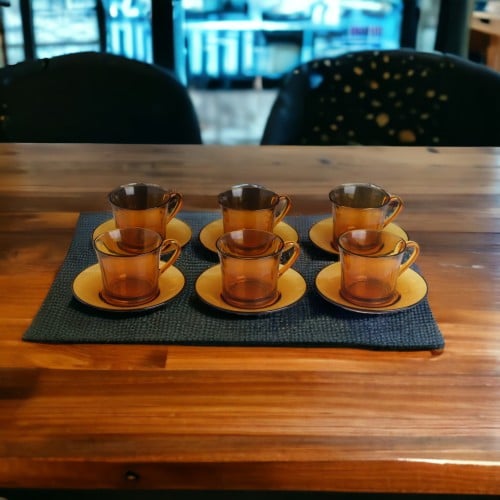 كاس شاي فرنسي عسلي (بيد مع الصحن )