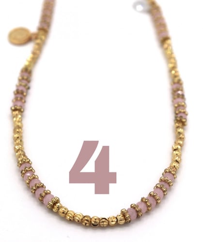 عقد مميز وانيق متوفر بعدة اللوان متنوعه