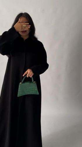 عباية العنود قماش مخمل