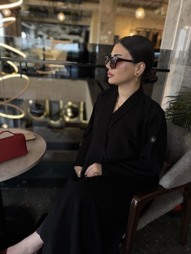 عباية اثير قماش كريب طايح