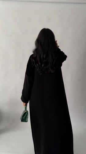 عباية العنود قماش مخمل