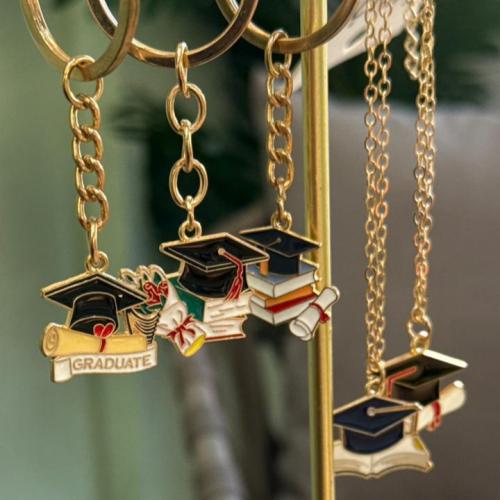 سلاسل وميداليات التخرج