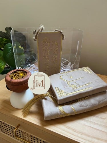 بوكس اكريلك مكون من سجاده ومصحف