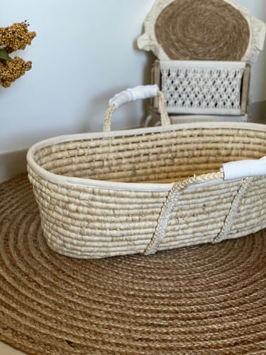 سلة موسى سرير مواليد باللون السكري