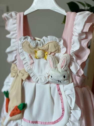 فستان بتصميم أسباني