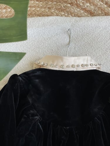 فستان شتوي مخمل اسود