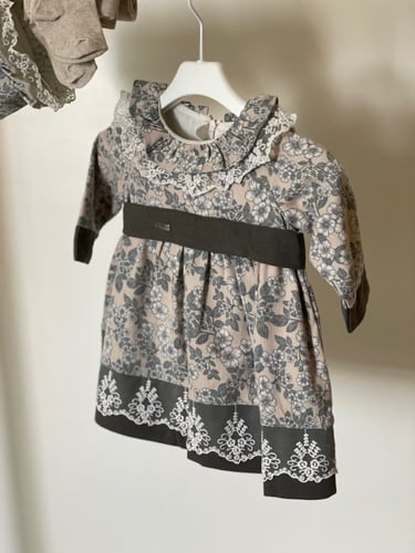 طقم مواليد أسباني 3 قطع باللون الرمادي الغامق