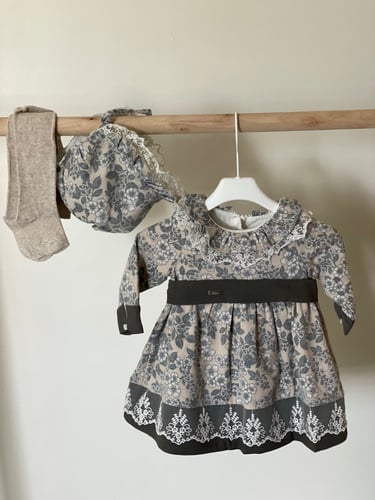 طقم مواليد أسباني 3 قطع باللون الرمادي الغامق