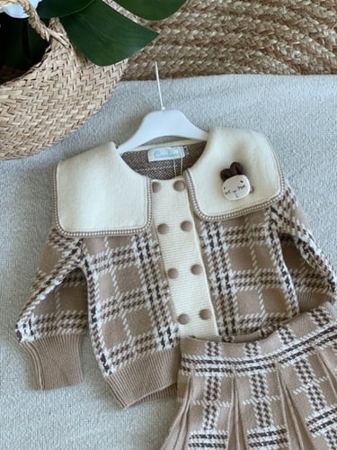 طقم الكاروهات البيج