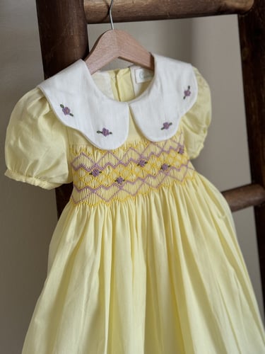 فستان سموكد شغل يدوي باللون الليموني