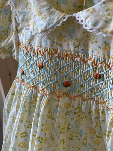 فستان سموكيد أصفر