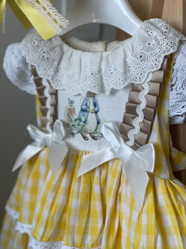 فستان بيتر رابيت مع طوق شعر