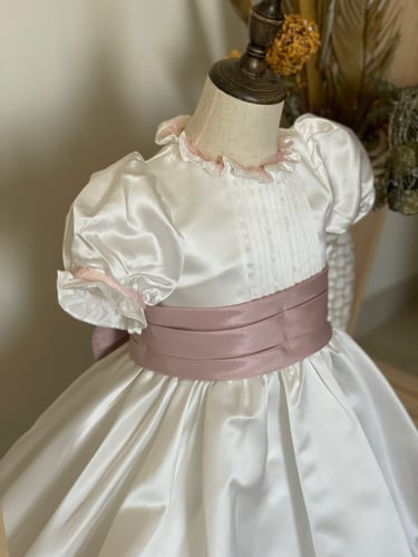 فستان لؤلؤي آنيق